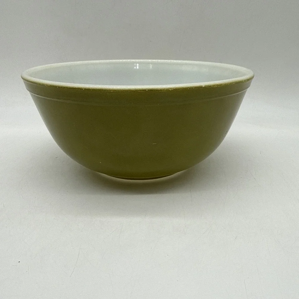 Vintage Pyrex Avocado Green 403 Mixing Bowl 2.5 QT